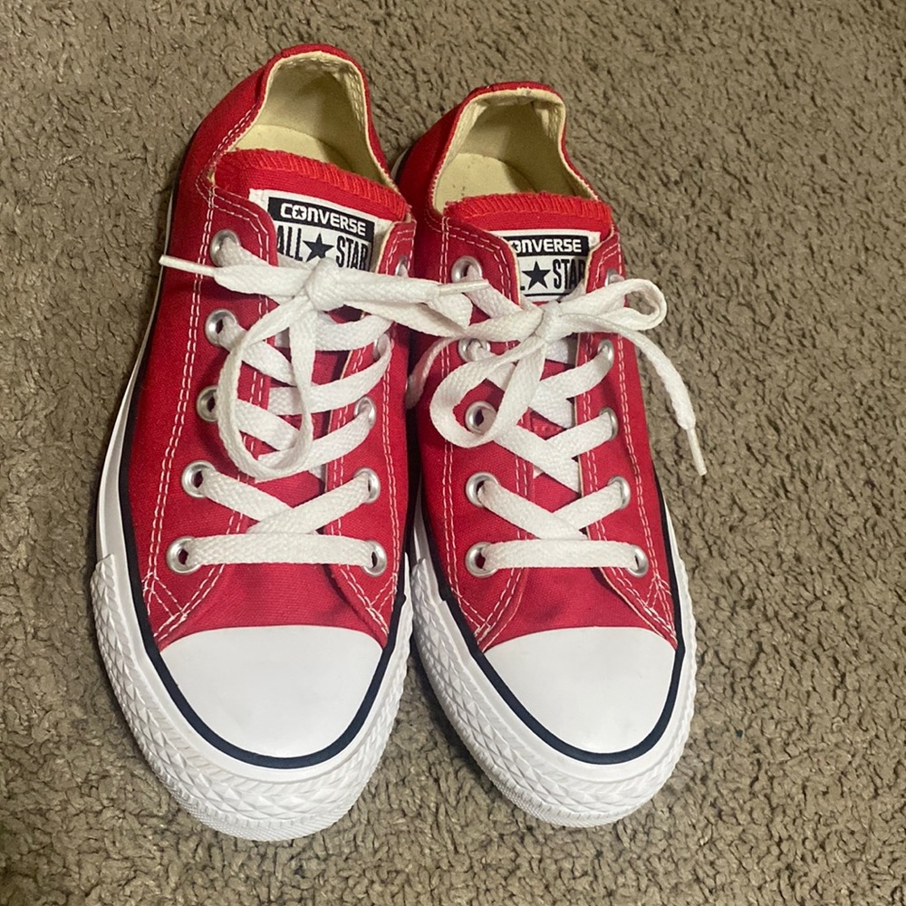 Size 6 Women’s Converse